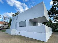 Masterhouse by Walter Gropius, reconstruction from 2014. Architect for the reconstruction: Bruno Fioretti Marquez The Masters' Houses are the former residential buildings of today famous Bauhaus artists, including Walter Gropius, Wassily Kandinsky and Pau [IBR113322382]