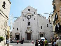 Architecture of the streets of Bari. Tourist routes in the city. Bari, Italy [IBR125411075]
