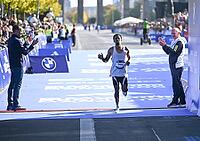 Dida crossing the finish line [IBR113453126]