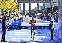 27.09.2026, Athletics BMW Berlin - Marathon 2026, from left Guye Adola achieved 1st place in the BMW BERLIN-MARATHON 2026 [IBR113453168]