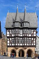 The half-timbered town hall on the market square, under a blue sky in the background, Old Town, Alsfeld, Vogelsberg district of central Hesse, Hesse, Germany [IBR125536423]