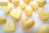 Potatoes, edible potatoes, heart, AI-generated heart shape, studio shot Ai generated [IBR125592692]
