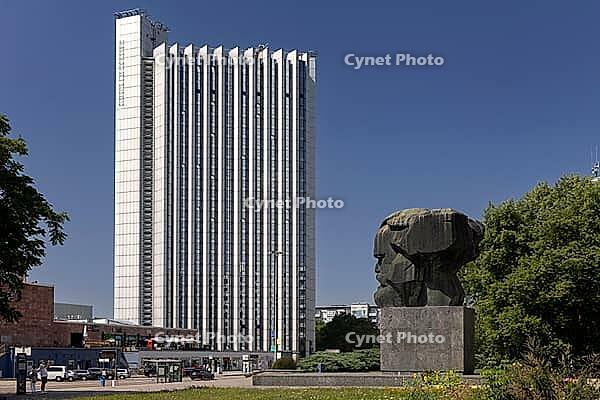 Congress Hotel with Karl Marx Monument, Chemnitz, Saxony, Germany, Capital of Culture 2025, C the Unseen, 13.08.2025 < english> Congress Hotel with Karl Marx Monument, Saxony, Capital of Culture 2025 [IBR123329478]