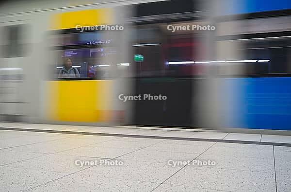 Underground entry S-Bahn, train, Class 420 Generation 2025, platform, stop, city centre station, public transport, movement effect, VVS, Stuttgart Transport Association, local transport, Stuttgart, Baden-Württemberg, Germany [IBR112672573]