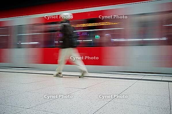 Underground arriving S-Bahn, train, class 420 in traffic red, platform, stop, Stadtmitte station, travellers, passengers, public transport, movement effect, VVS, Verkehrsverbund Stuttgart, local transport, Stuttgart, Baden-Württemberg, Germany [IBR112672584]