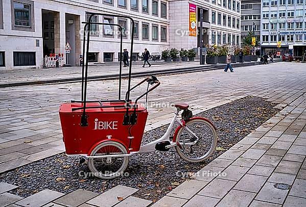IBike, Inforad, cargo bike of the House of Tourism, tourist office, town hall, market square, Stuttgart, Baden-Württemberg, Germany [IBR112672592]
