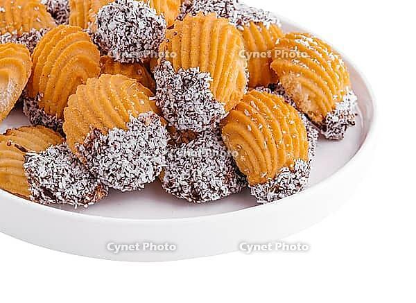 Food, Homemade crunchy cookies with chocolate cream[IBR123619861]の写真 ...