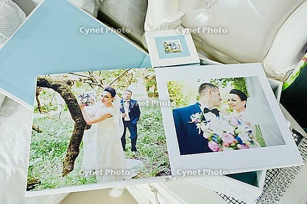 White and blue paspartu wedding photo book and album [IBR123675062]