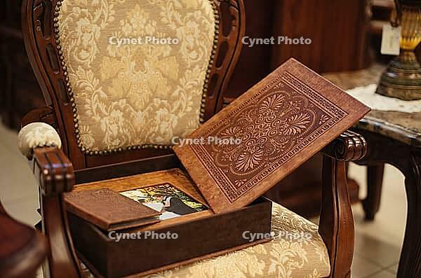 Brown natural leather classic wedding photobook and album [IBR123675149]