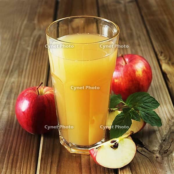 A Glass Of Apple Juice On A Wooden Background [IBR123700032]