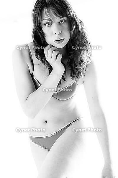 Beauty young woman in sexy fresh lingerie [IBR123700066]