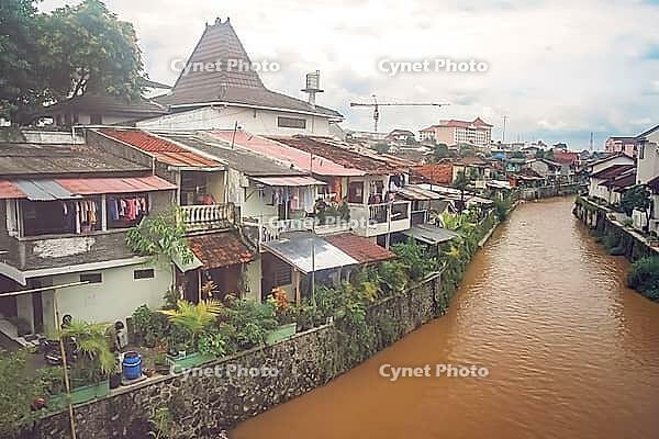 River flowing through the Bukittingi town in Sumatra, Indonesia [IBR123713324]