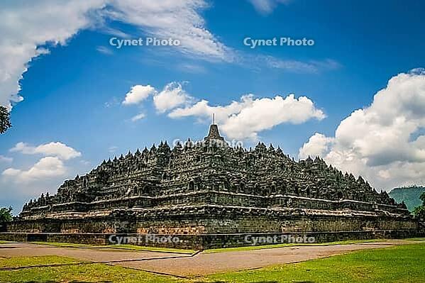 Impressive Borobudur temple in Jawa in Indonesia [IBR123713332]