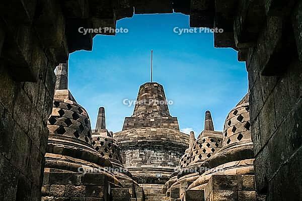 View of Borobudur temple in Jawa in Indonesia [IBR123713337]