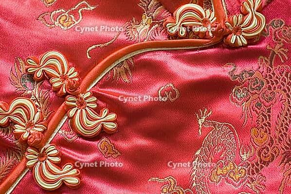 Traditional Chinese Red knot buttons on silk dress with beautiful patterns [IBR123713341]