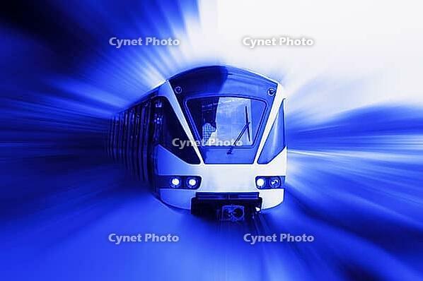 Moving train [IBR123713359]