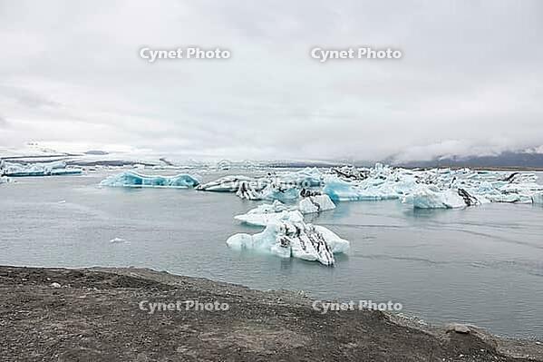 Icebergs in glacier lagoon in Iceland [IBR123790087]