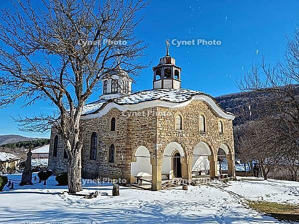 Church of the Nativity of the Virgin, Architectural reserve Staro Stefanovo, Bulgaria. Kirche der Geburt der Jungfrau Maria, Architekturreservat Staro Stefanovo, Bulgarien [IBR123790601]