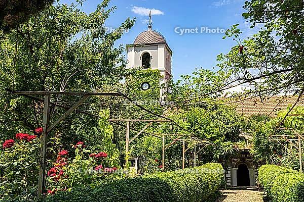 Die Kirche des Heiligen Nikolaus im Dorf Chernomorets, Bulgarien [IBR123790604]