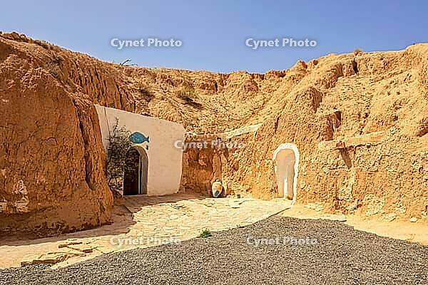 Traditional Rock Houses in Matmata, Tunisia, Traditionelle Felsenhäuser in Matmata, Tunesien [IBR123790621]