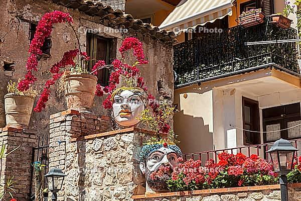 Ein gutes typisches Haus in Sizilien, Italien [IBR123790635]