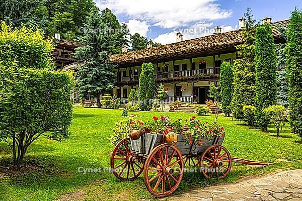 Troyanski-Kloster, eines der schönsten in Bulgarien [IBR123790641]