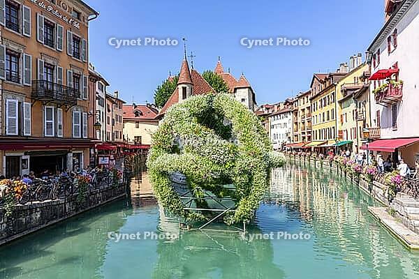 Die schöne mittelalterliche Stadt Annecy, französische Alpen [IBR123790654]