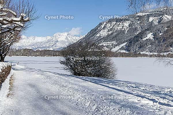 Landscape panorama, Zell am See, lake, snow, winter, sun, Pinzgau [IBR123895609]