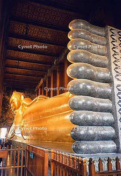 Reclining Buddha, Wat Pho The reclining Buddha symbolizes the last earthly hours in front of entering Nirvana. This state is called Paranirvana, a state reserved only for enlightened beings at the end of their lives. Buddha, Buddhism, religion, Bangkok, T [IBR112941800]