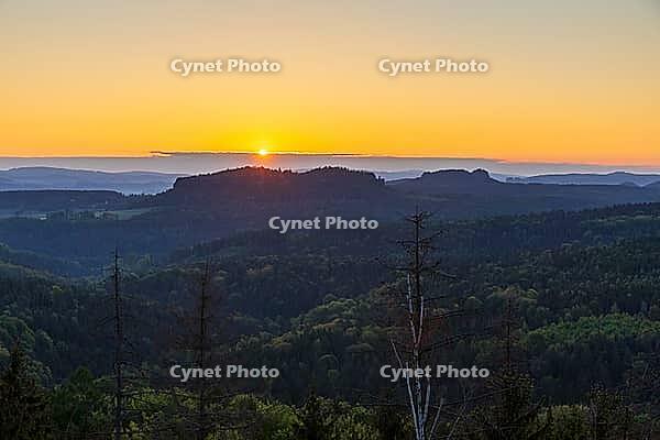 Sunrise at Bernhardstein viewpoint with views of Pfaffenstein and Gohrisch, Saxon Switzerland, Saxony, Germany [IBR123911475]