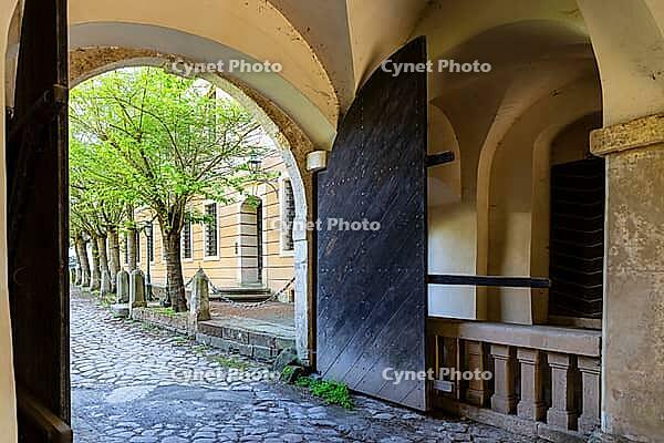 Gate crossing at Landschloss Zuschendorf, Pirna, Saxony, Germany [IBR123911478]