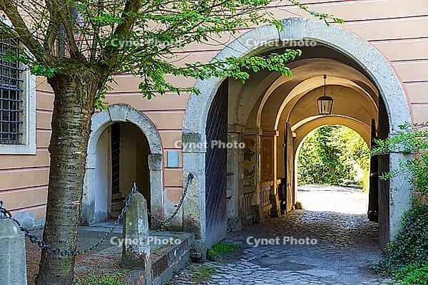 Gate crossing at Landschloss Zuschendorf, Pirna, Saxony, Germany [IBR123911479]