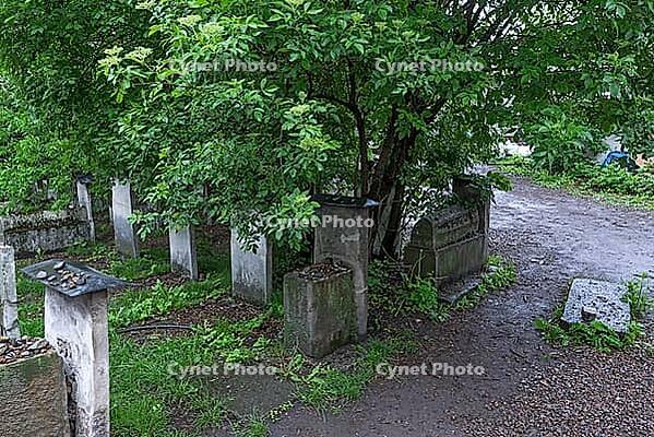 Remuh Synagogue Cemetery in Kazimierz Jewish District, Krakow, Poland [IBR123911537]