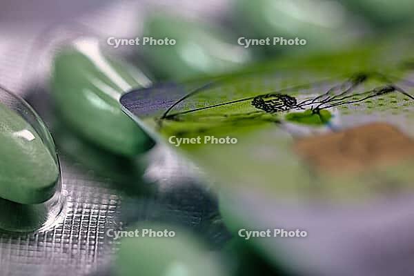 Electronic health card, health insurance card with tablets, medicine, close-up, studio shot, Germany [IBR123999889]