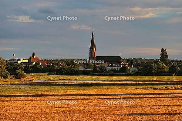 Field and church in Ober Roden [IBR124051662]