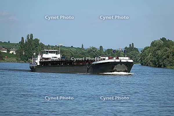 Cargo ship on the Rhine [IBR124051702]