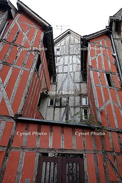 Timbered house in Troyes [IBR124051719]