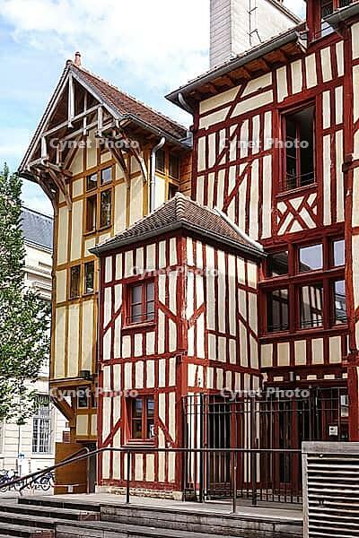 Timbered houses in Troyes [IBR124051728]