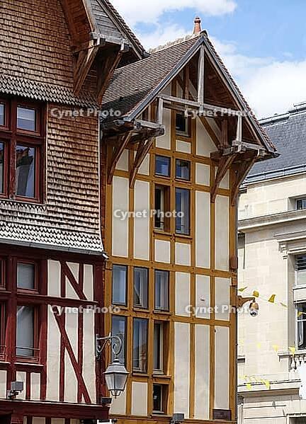 Timbered house in Troyes [IBR124051738]