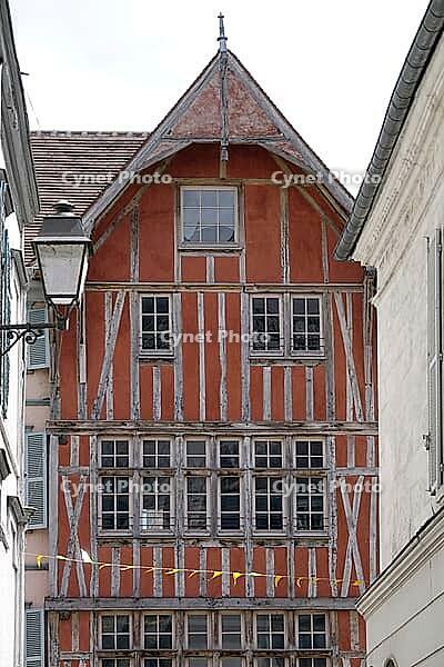 Timbered house in Troyes [IBR124051752]