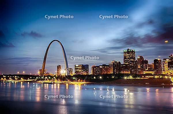 City of St. Louis skyline. Image of St. Louis downtown with Gateway Arch at twilight [IBR124083613]