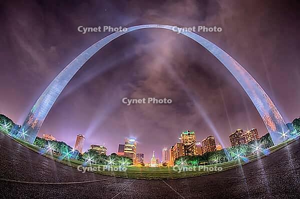 City of St. Louis skyline. Image of St. Louis downtown with Gateway Arch at twilight [IBR124083614]
