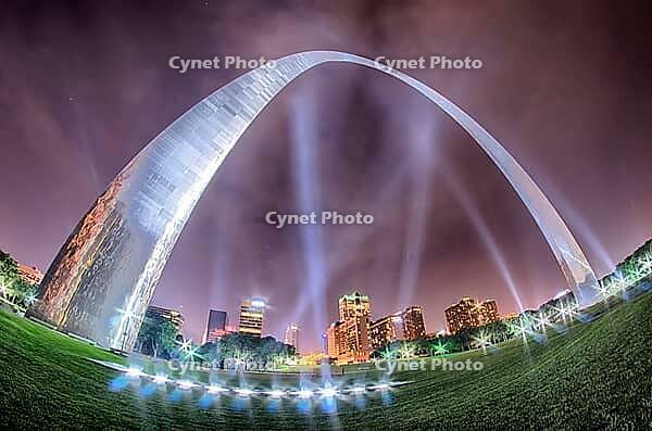 City of St. Louis skyline. Image of St. Louis downtown with Gateway Arch at twilight [IBR124083617]