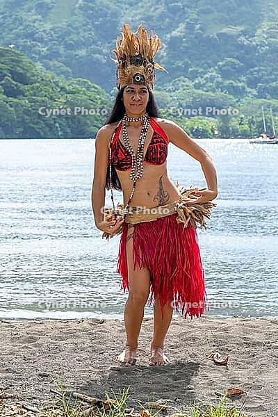 South Pacific beauty, dancer, Ori Tahiti, Tahitian dance, art form, tradition, costume, movement study, Moorea, French Polynesia, society islands, islands over the wind [IBR124508532]