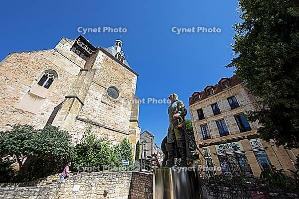 Cyrano de Bergerac Monument on Place de la Myrpe or Place Pelissi$00E8re, Bergerac, Dordogne Department, Nouvelle-Aquitaine Region, Bergerac Arrondissement, P$00E9rigord Blanc, France [IBR124629483]