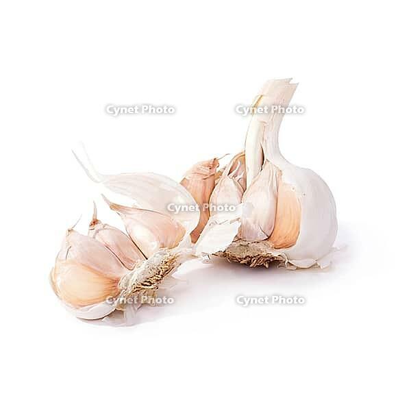 Garlic on a white background [IBR124724856]