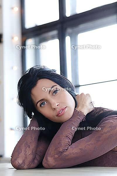 Cute woman with beautiful smile [IBR124724876]