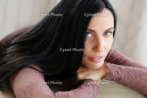 Cute woman with beautiful smile [IBR124724878]