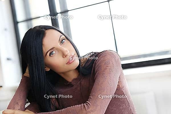 Cute woman with beautiful smile [IBR124724891]