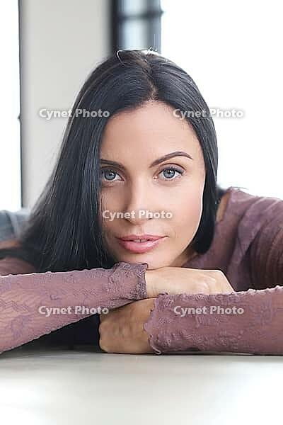 Cute woman with beautiful smile [IBR124724902]